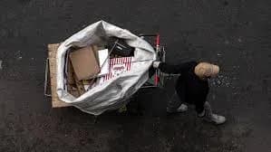 Imagen destacada de la noticia: Según los datos de la UCA, la pobreza cayó al 36,3%