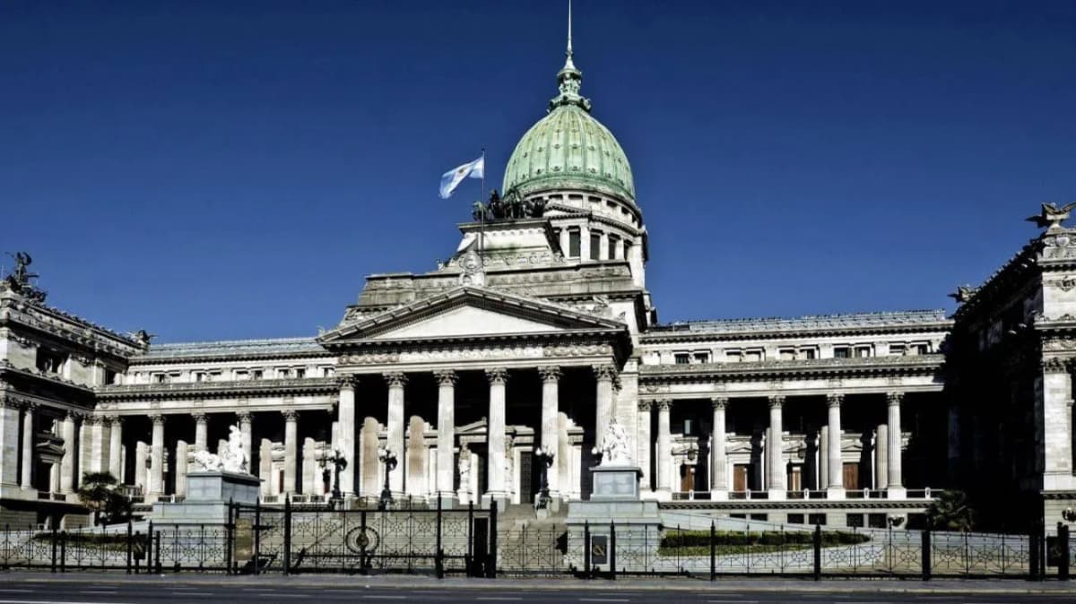 Imagen destacada de la noticia: Sesiones extraordinarias: la estrategia del gobierno para conseguir más bancas y "una oposición incómoda"